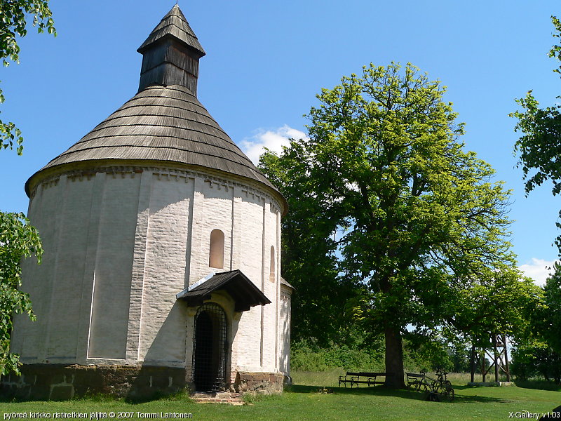 Rotunda 
(Selo) 
pyöreä
kirkko ristiretkien
jäljiltä 
