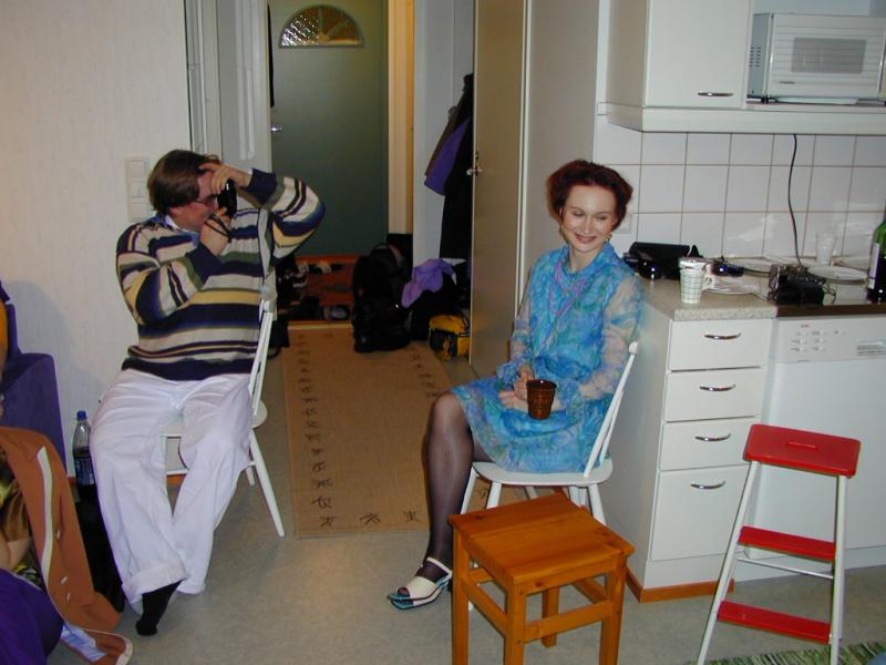 Jani t�ht�ilee Annukkaa.  &copy;hmm
