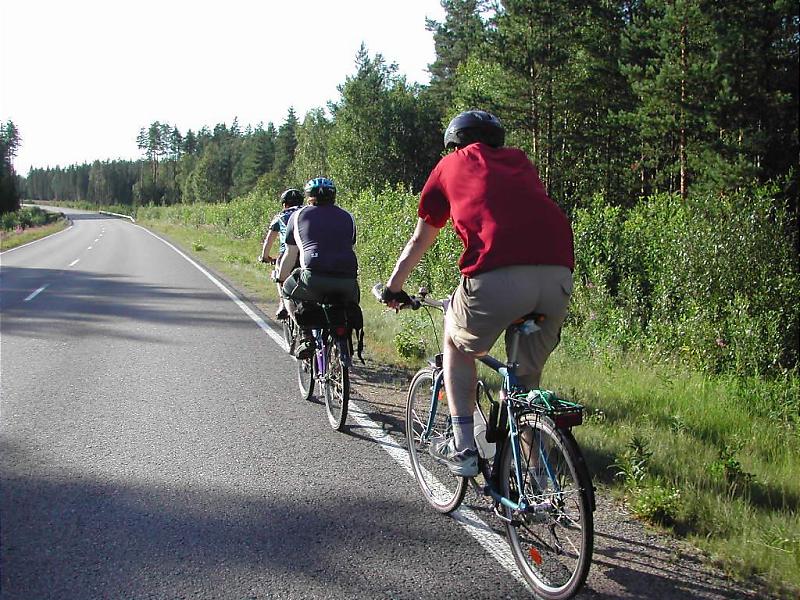 Vauhdissa Multian tiellä
